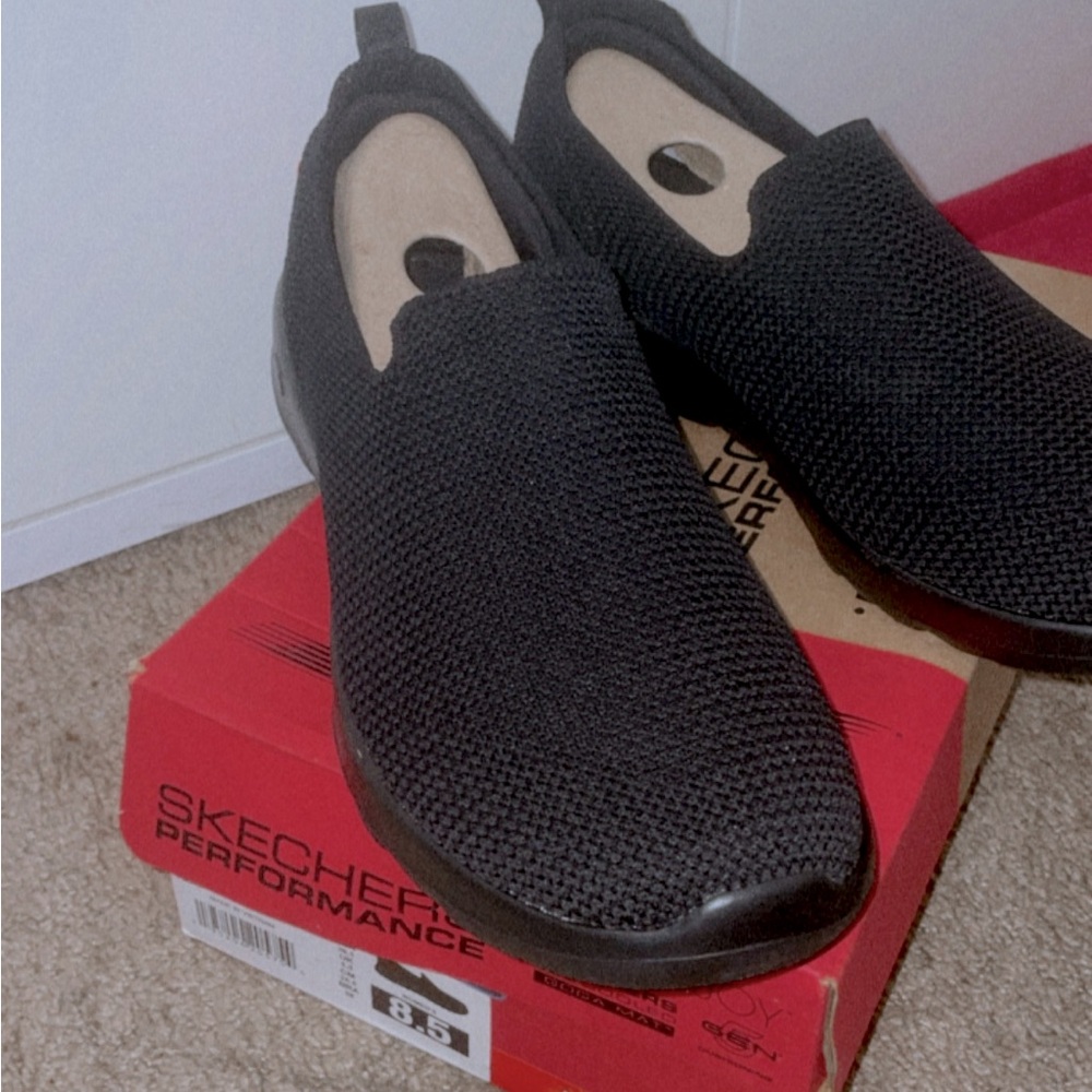 Black sketchers